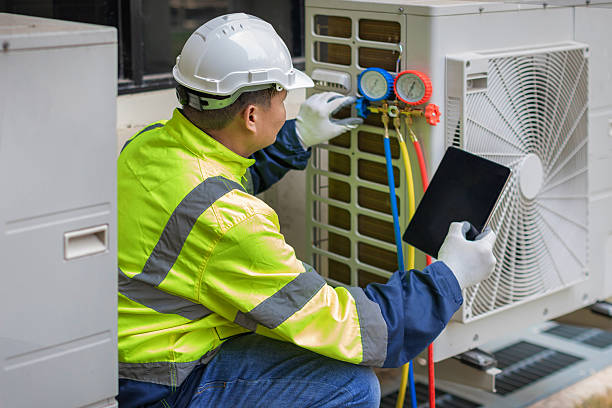 Professional Hvac Installation technician working in Central City, IA